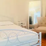 Citycentre Gem With Free Parking דירה *