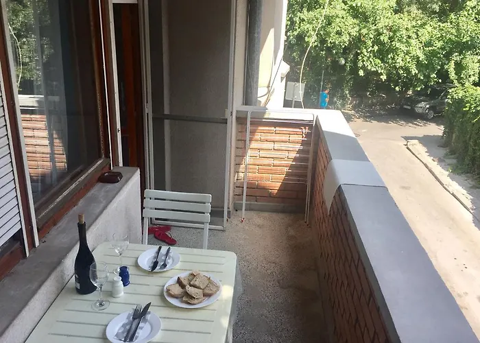 Citycentre Gem With Free Parking